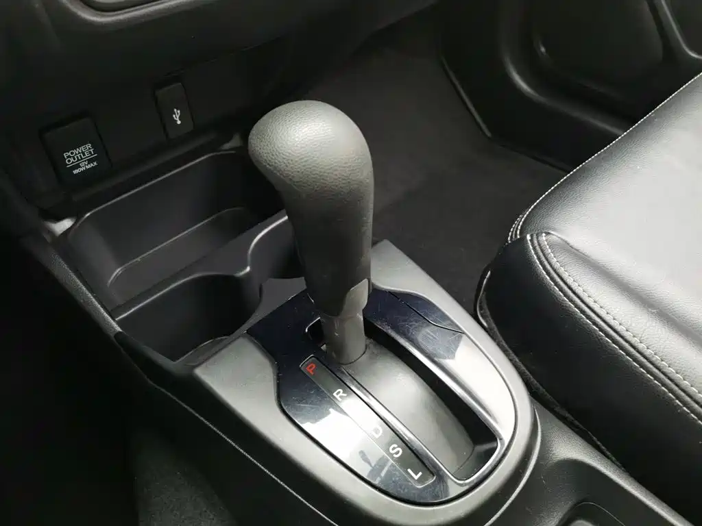 Honda Fit — фото 13
