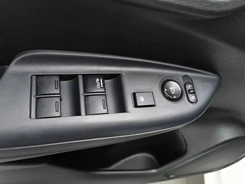 Honda Fit — фото 9