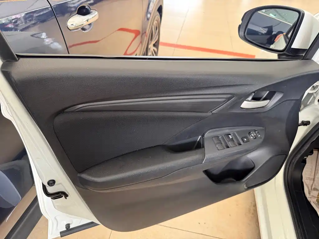 Honda Fit — фото 14