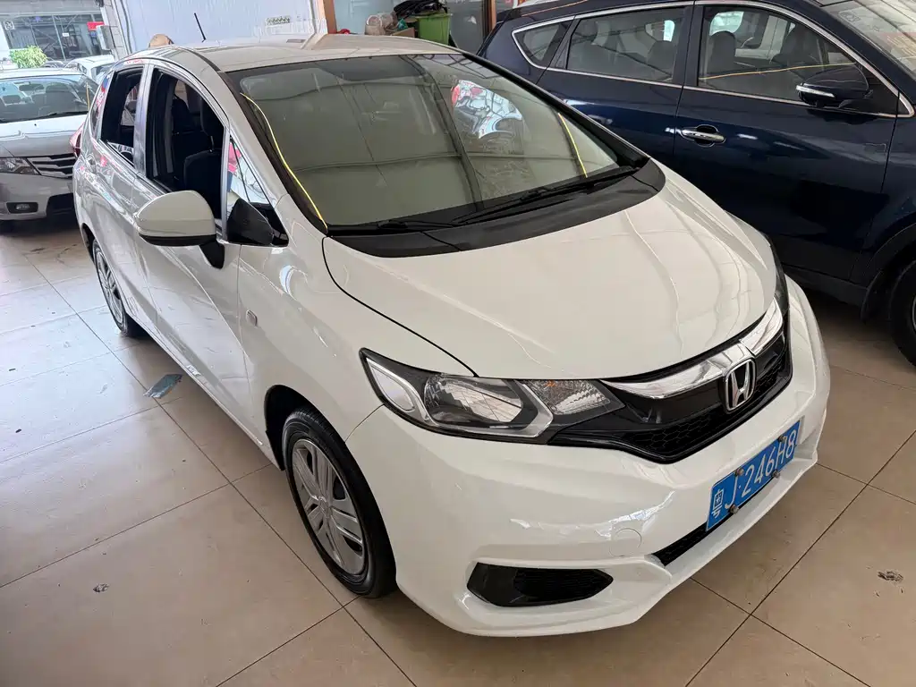 Honda Fit — фото 4