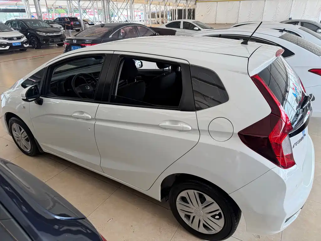 Honda Fit — фото 9