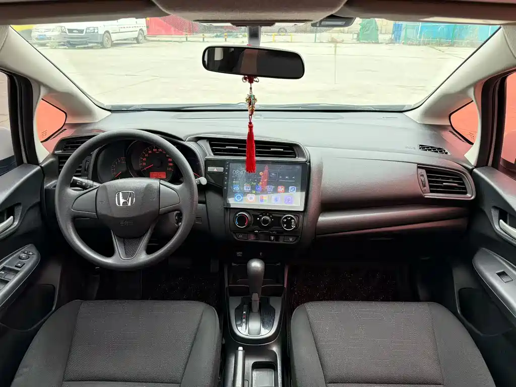 Honda Fit — фото 4