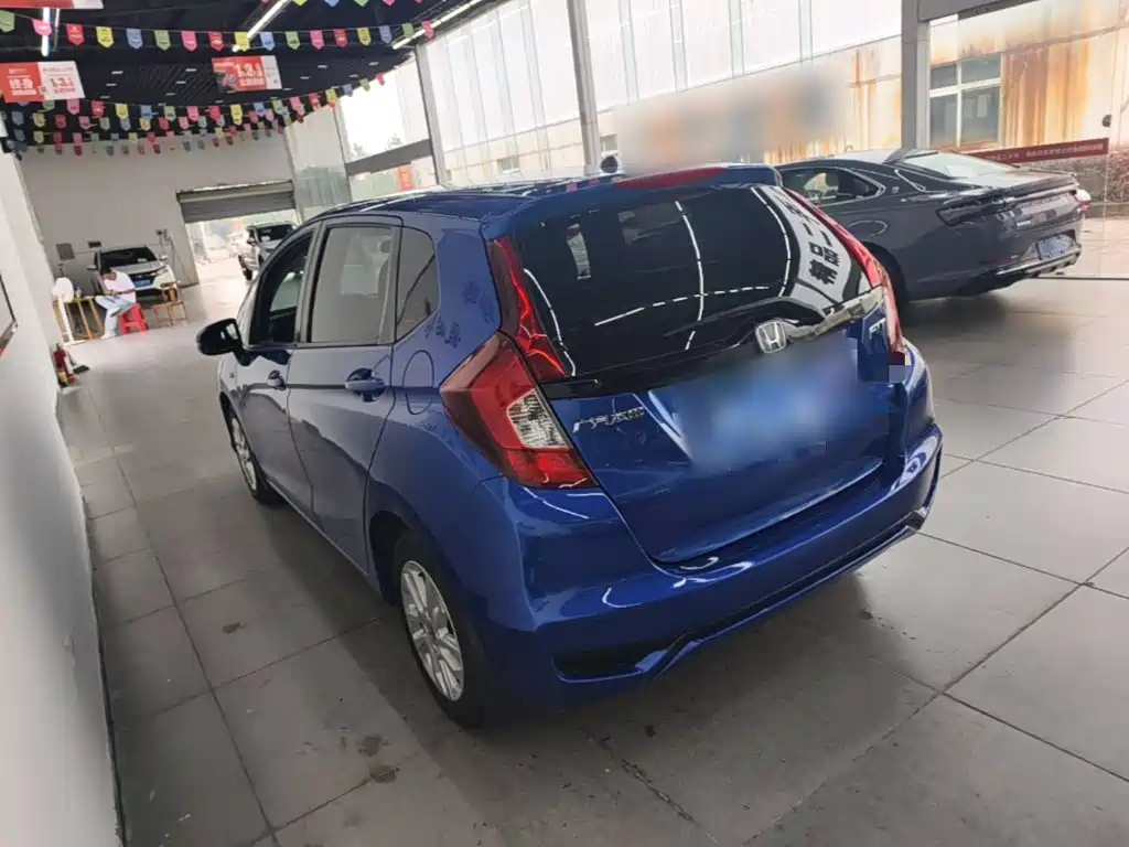 Honda Fit — фото 5