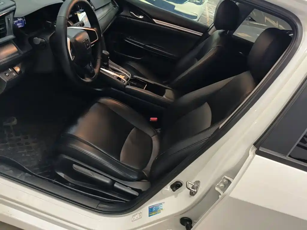 Honda Civic — фото 15