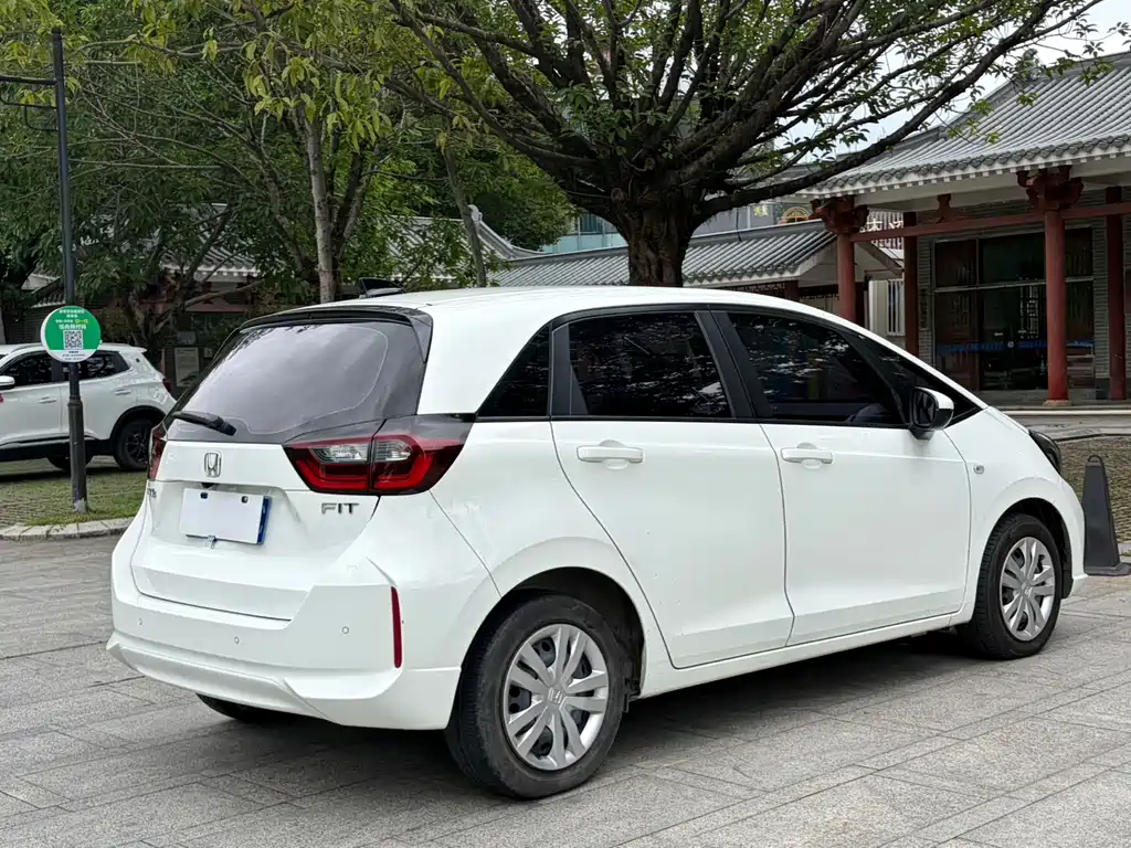 Honda Fit — фото 13