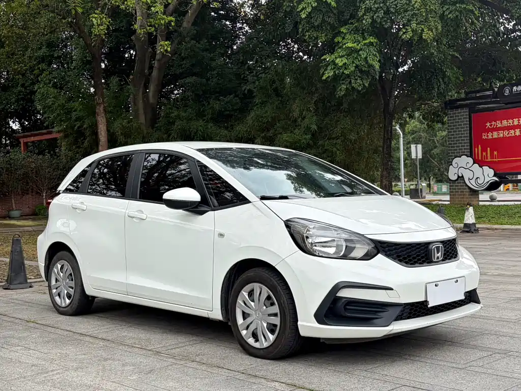 Honda Fit — фото 8
