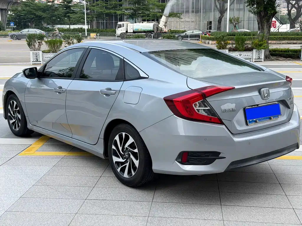 Honda Civic — фото 6