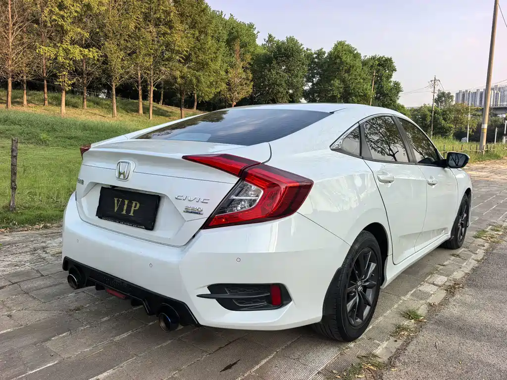 Honda Civic — фото 5