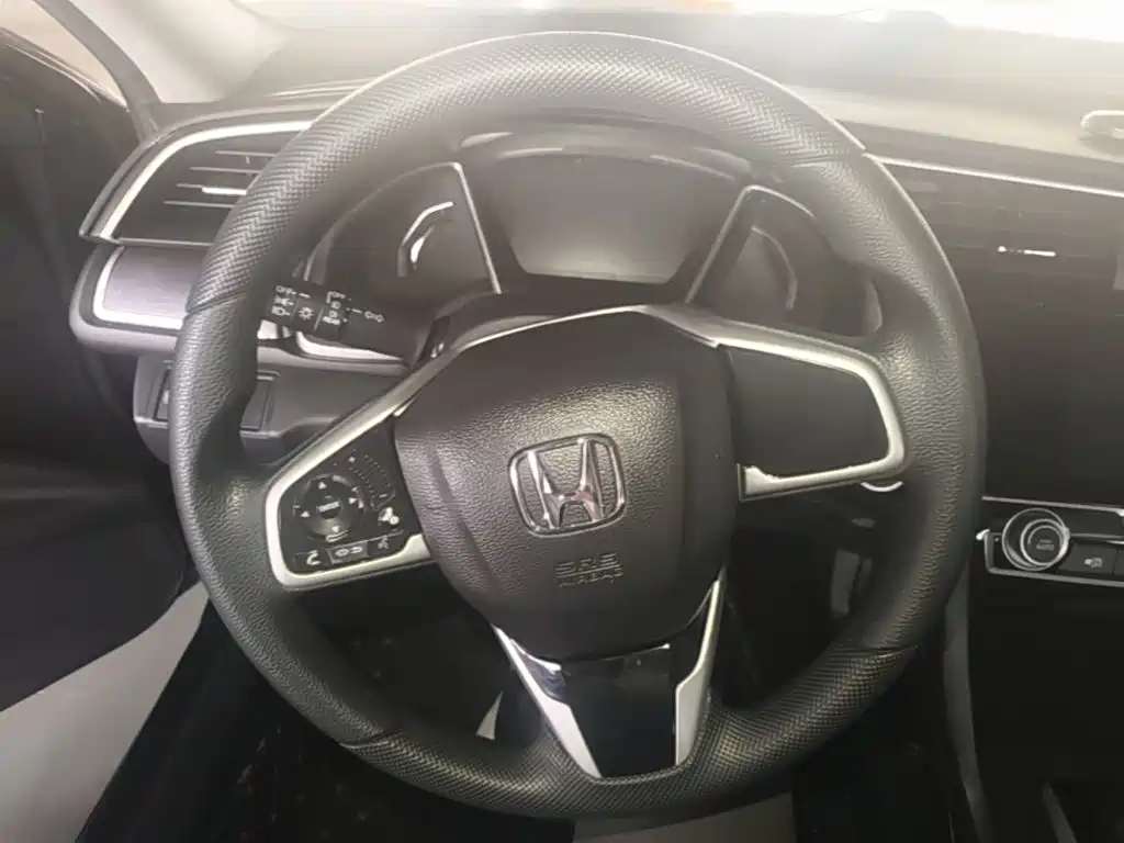 Honda Civic — фото 11