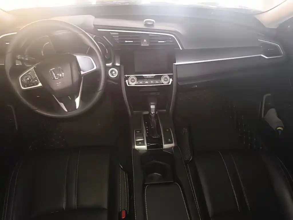 Honda Civic — фото 10