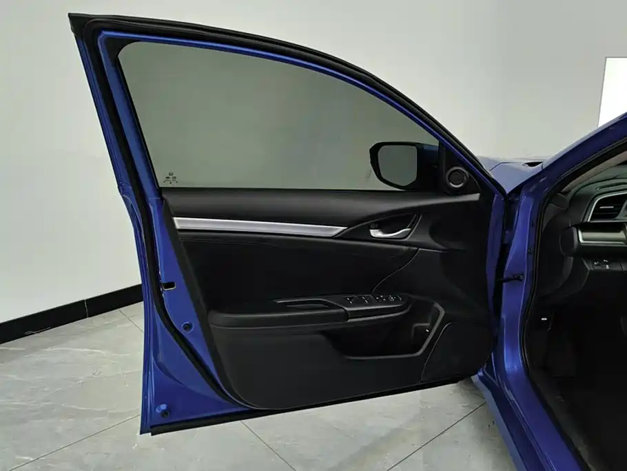 Honda Civic — фото 7