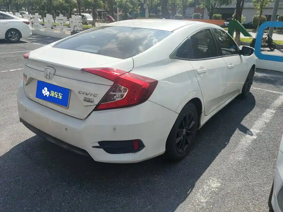 Honda Civic — фото 3