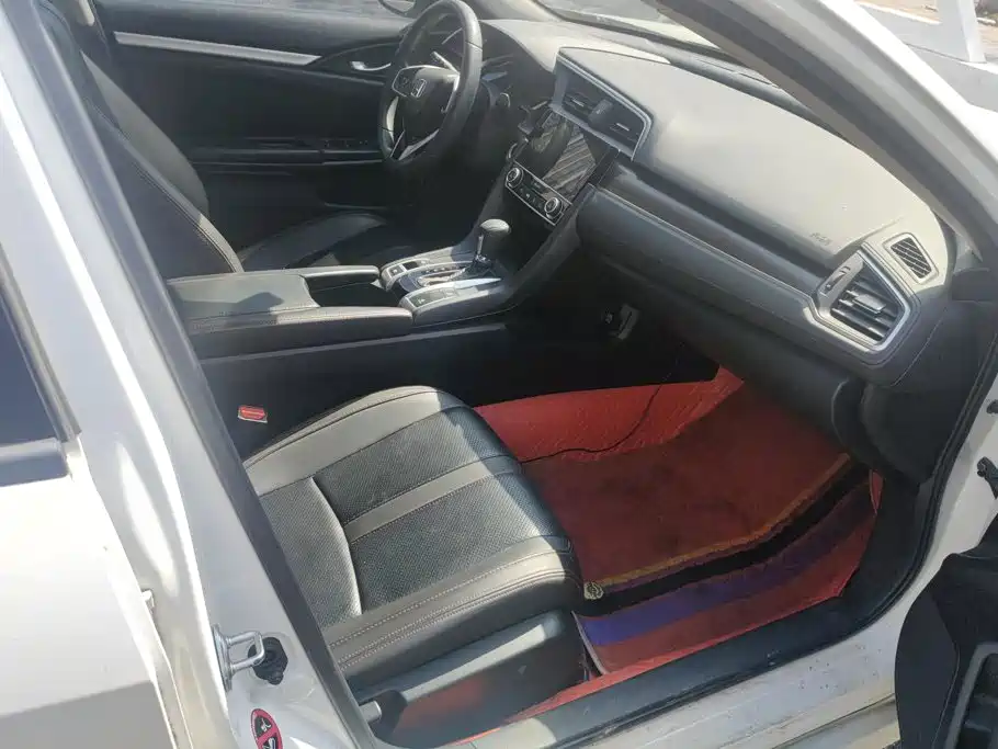 Honda Civic — фото 8