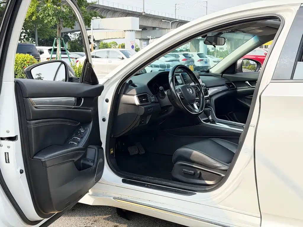 Honda Inspire — фото 13