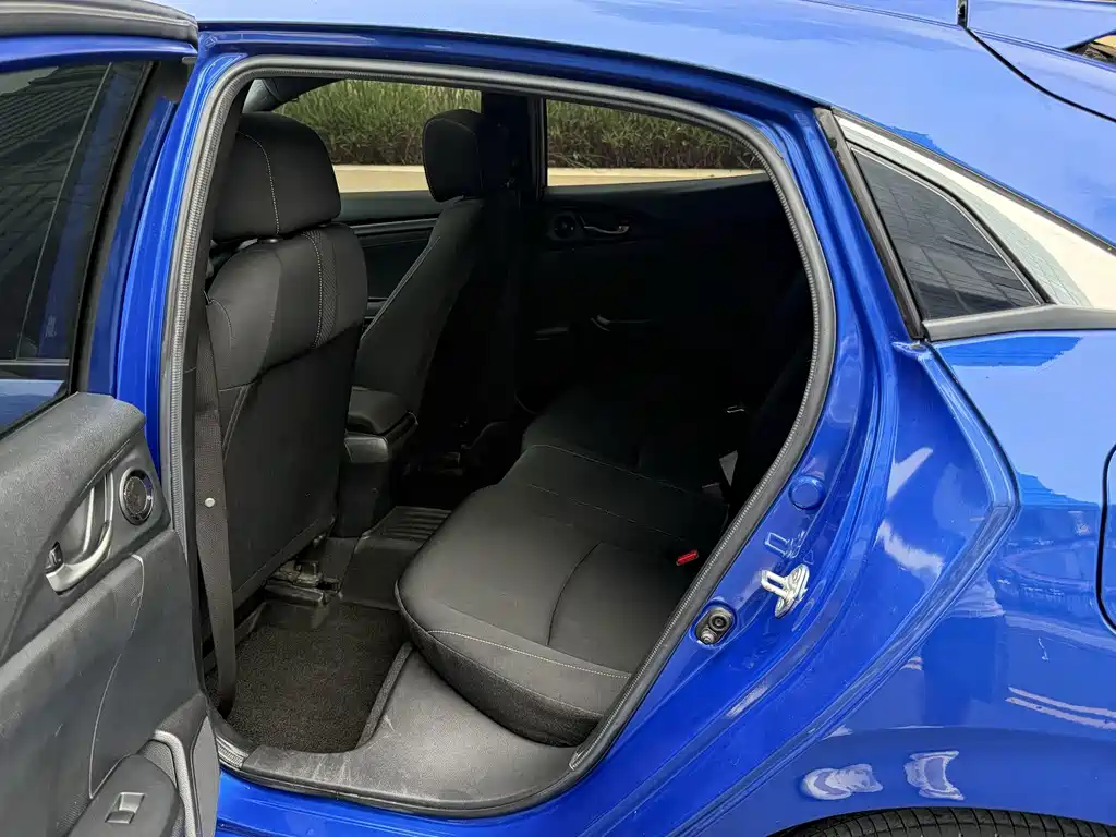 Honda Civic — фото 10