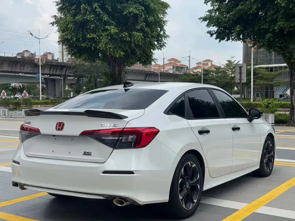 Honda Civic — фото 4