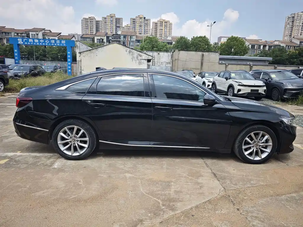 Honda Accord — фото 11