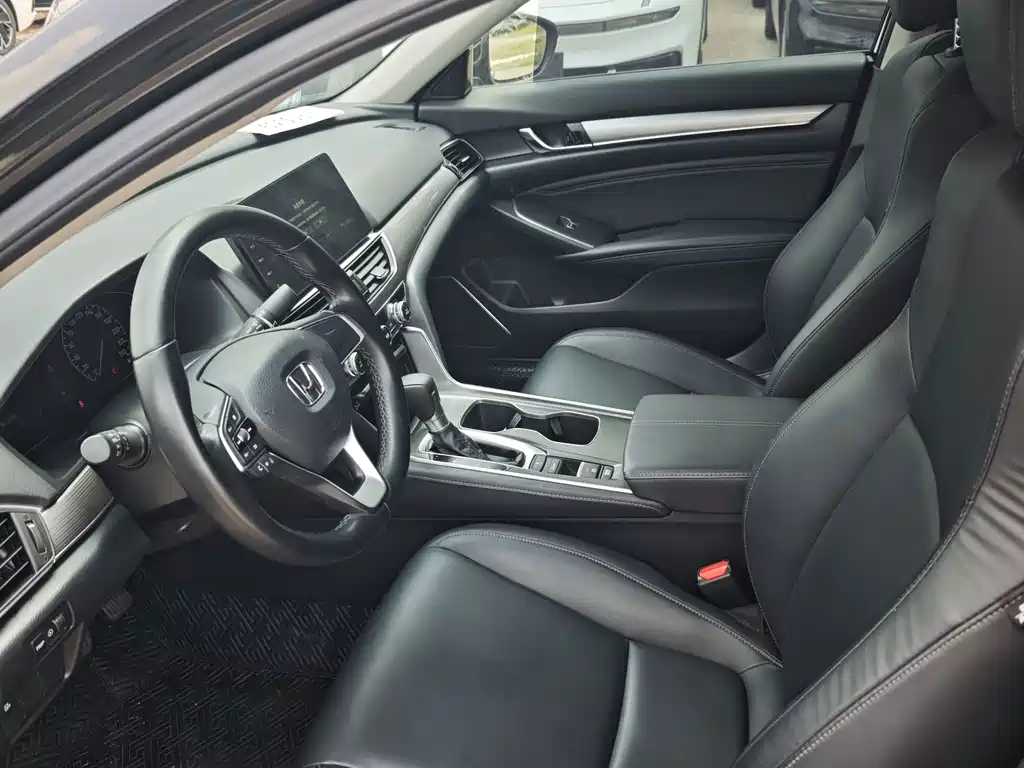 Honda Accord — фото 6
