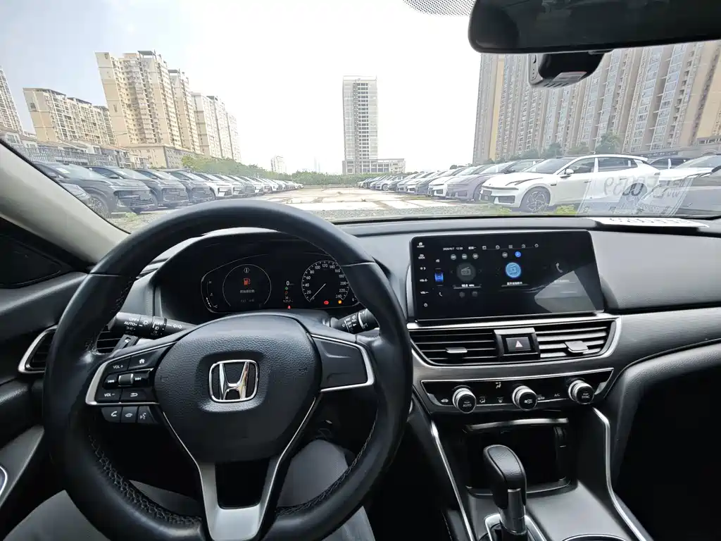 Honda Accord — фото 7