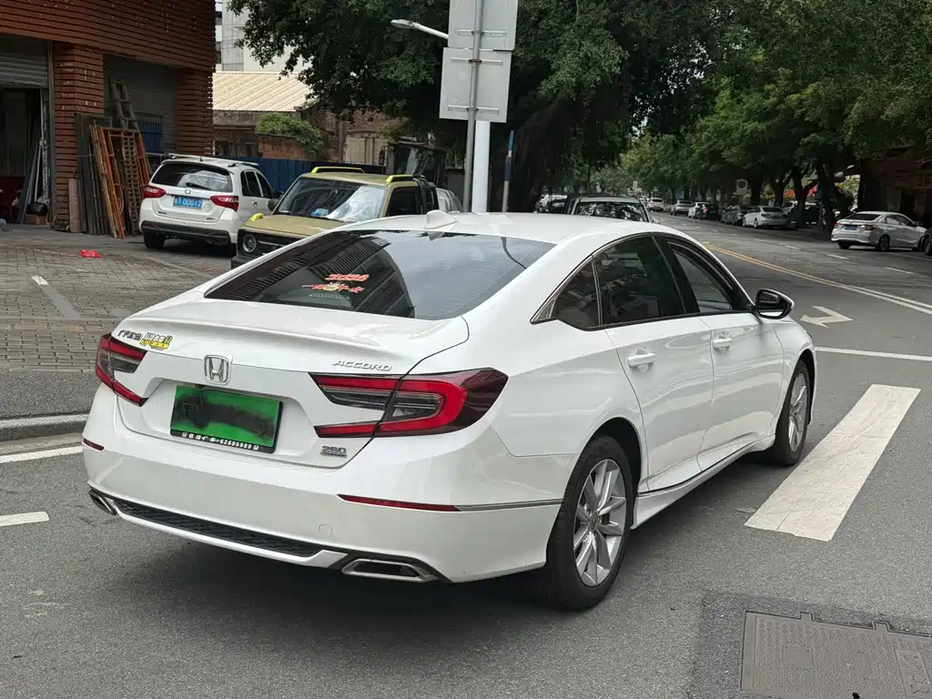Honda Accord — фото 4