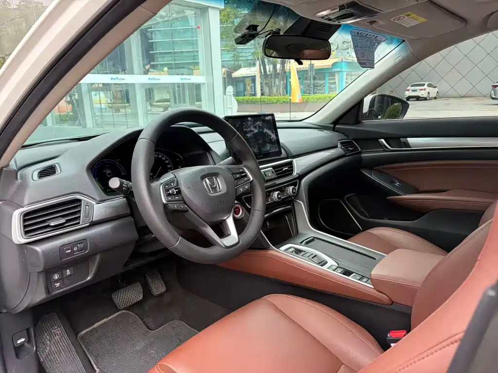 Honda Inspire — фото 11