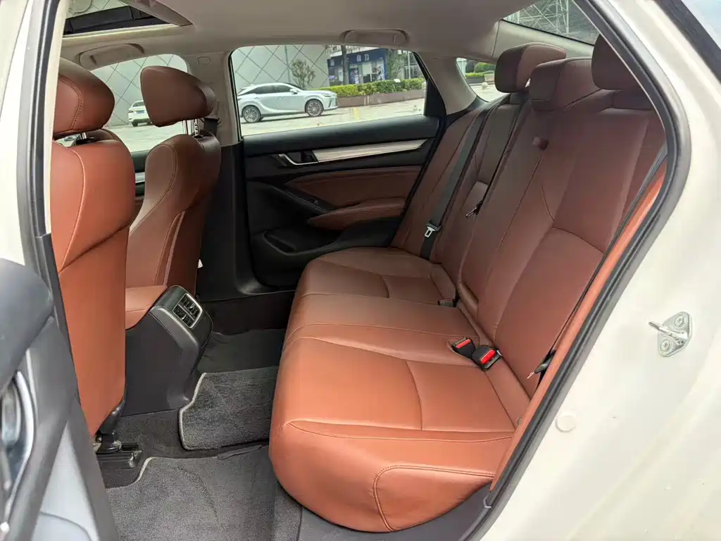 Honda Inspire — фото 13