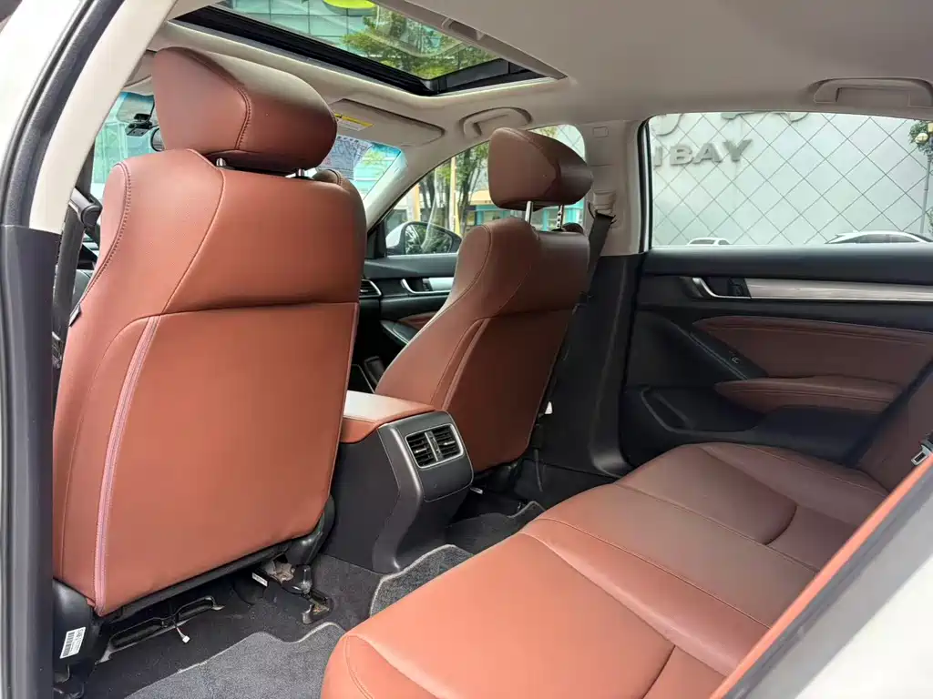 Honda Inspire — фото 14