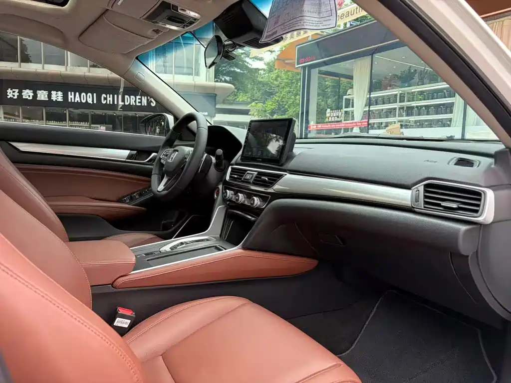 Honda Inspire — фото 18