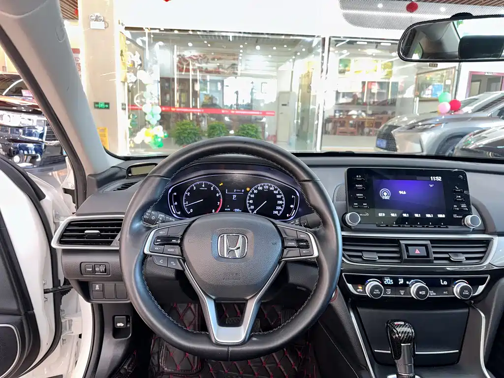 Honda Inspire — фото 8