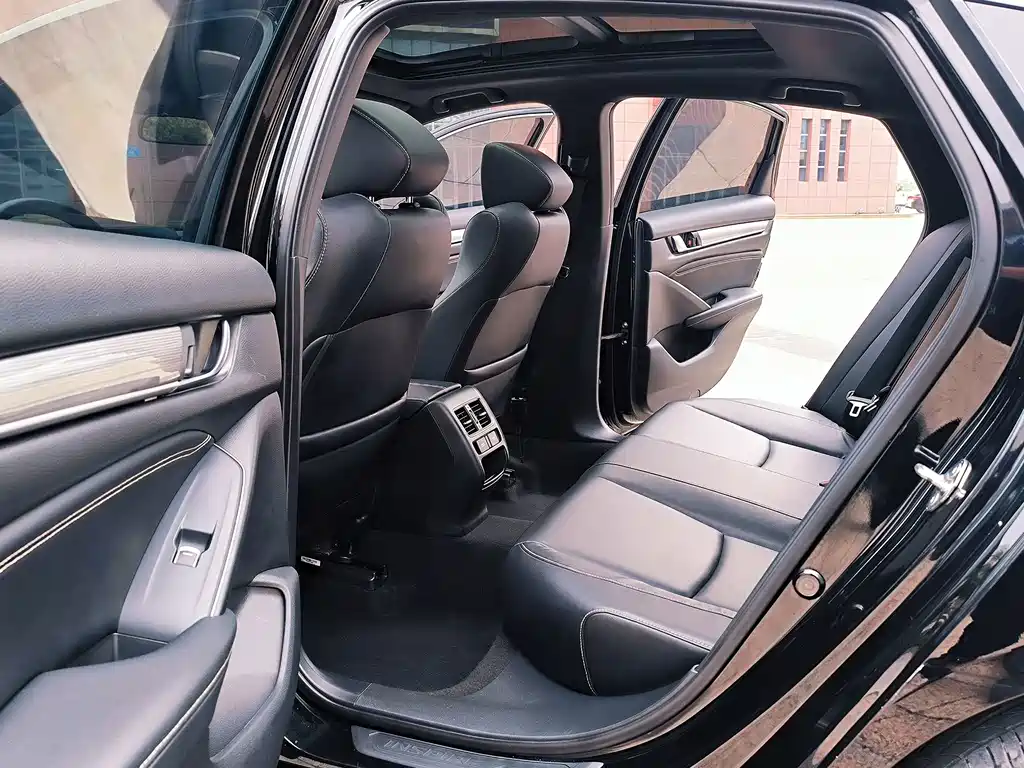 Honda Inspire — фото 10