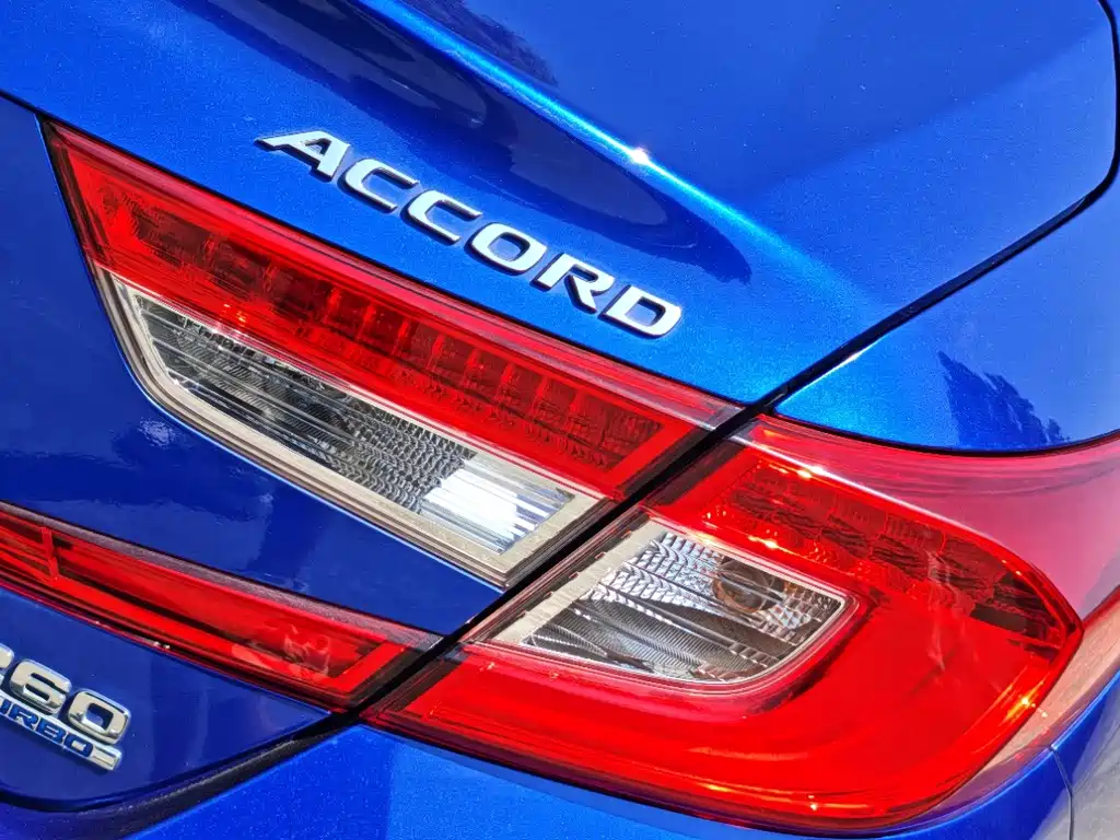 Honda Accord — фото 15
