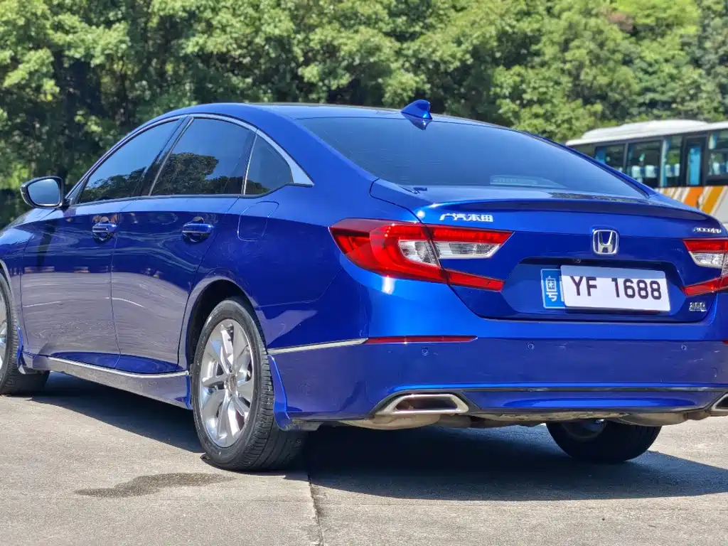 Honda Accord — фото 7