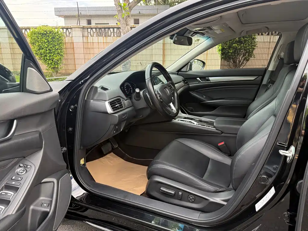 Honda Accord — фото 4