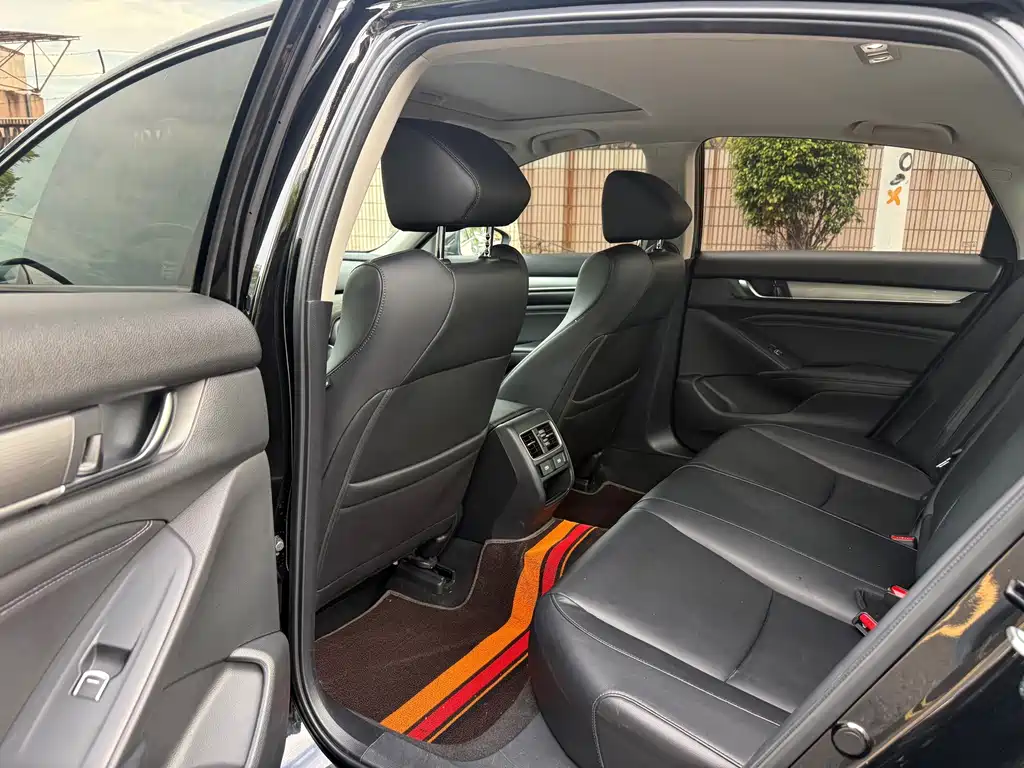 Honda Accord — фото 5