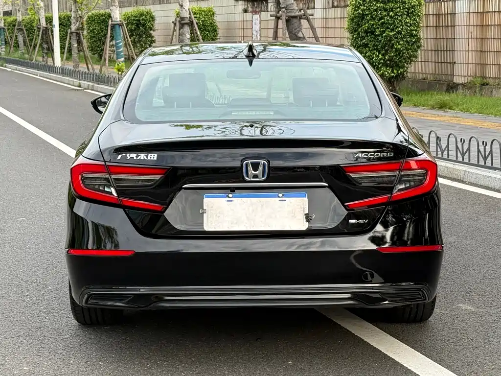 Honda Accord — фото 10