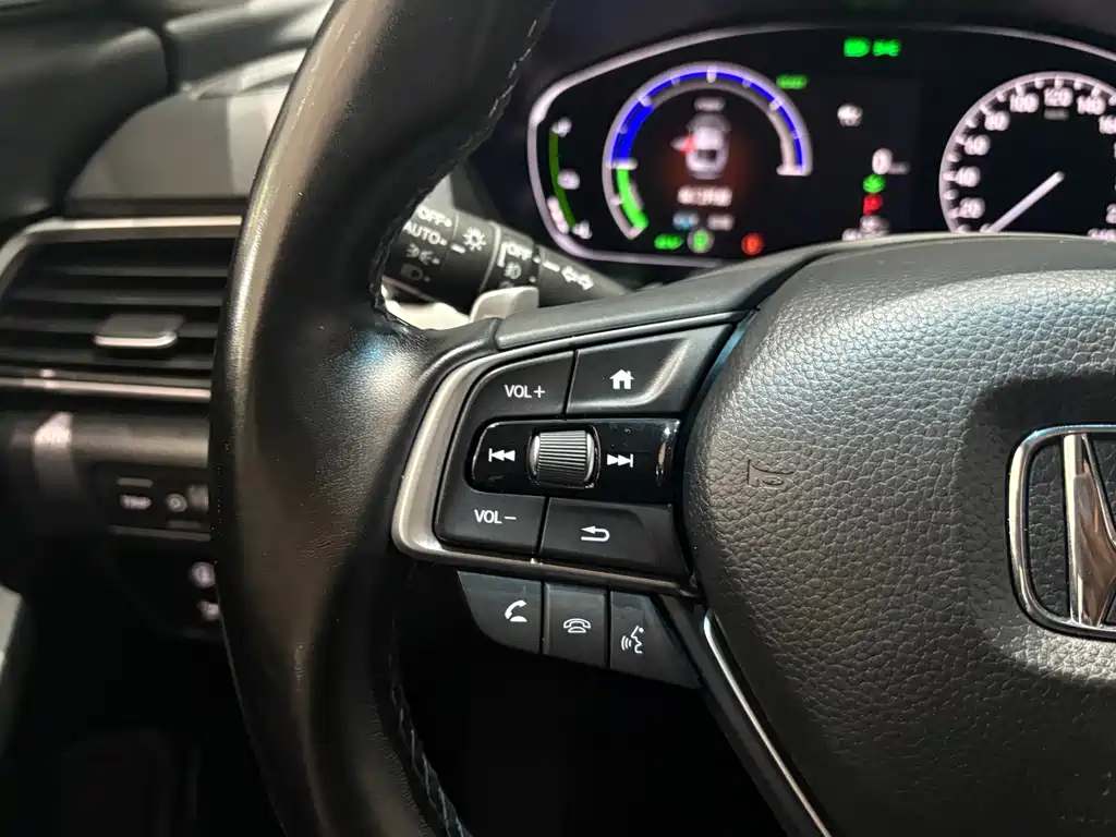 Honda Accord — фото 11