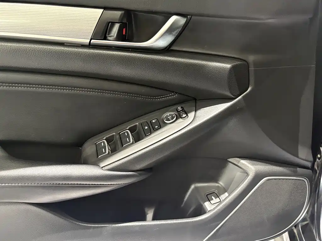 Honda Accord — фото 15