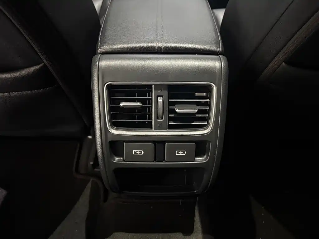 Honda Accord — фото 17