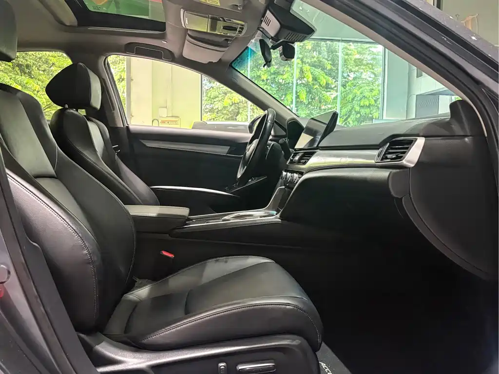 Honda Accord — фото 21