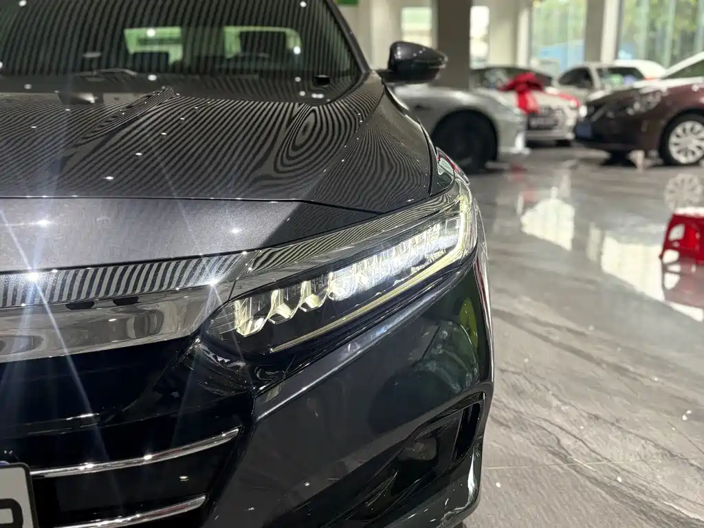 Honda Accord — фото 25