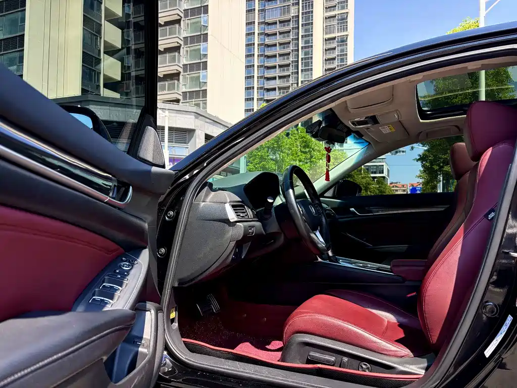 Honda Accord — фото 6