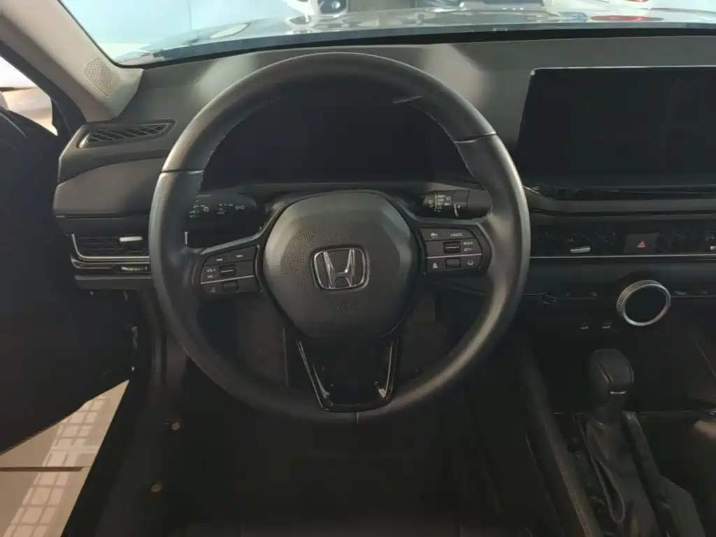Honda Inspire — фото 11