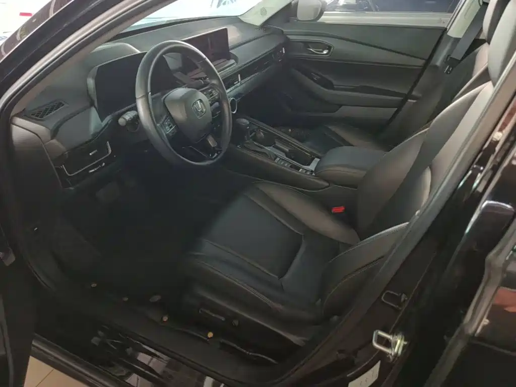 Honda Inspire — фото 15