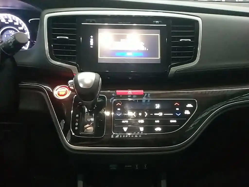 Honda Odyssey — фото 13