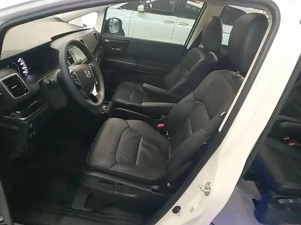Honda Odyssey — фото 15