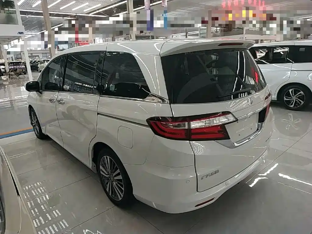 Honda Odyssey — фото 5