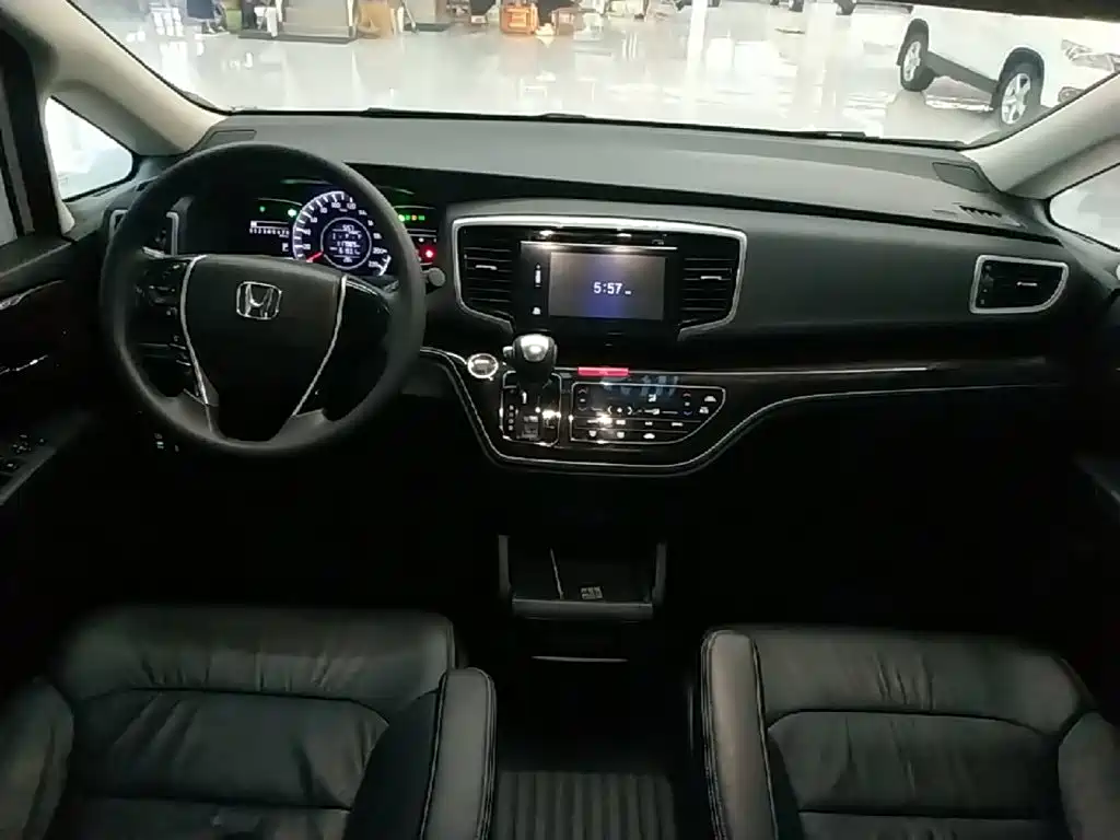 Honda Odyssey — фото 10