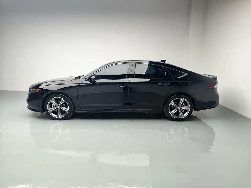 Honda Accord — фото 11