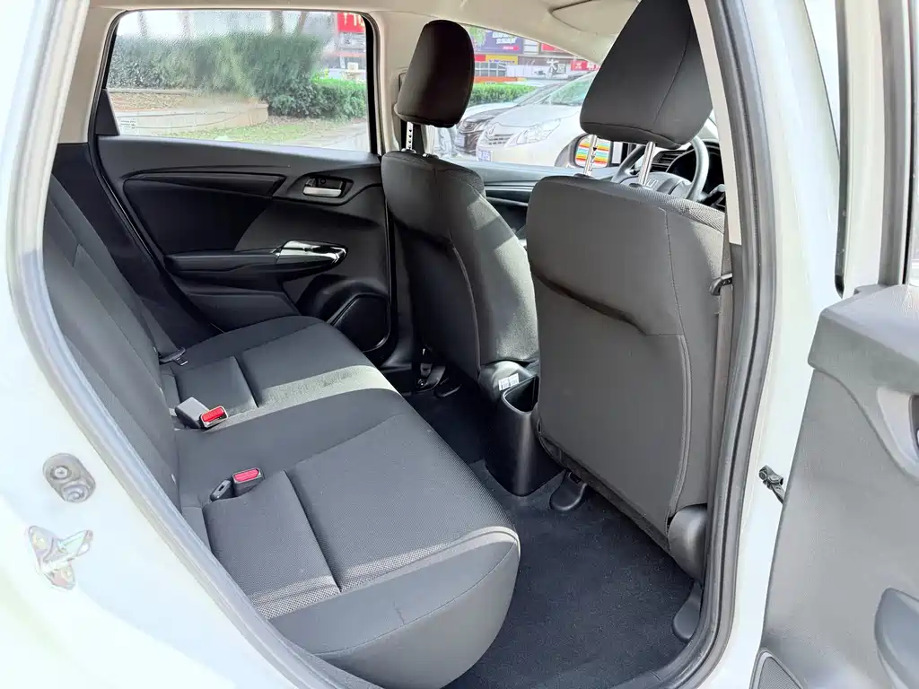 Honda Fit — фото 11