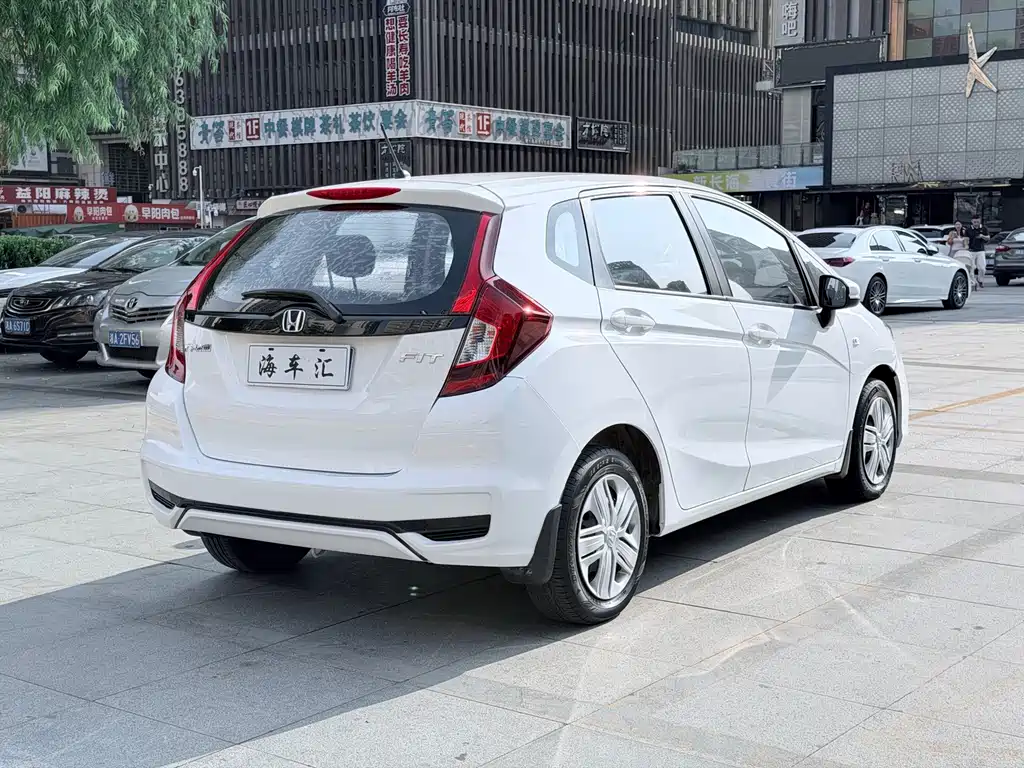 Honda Fit — фото 4